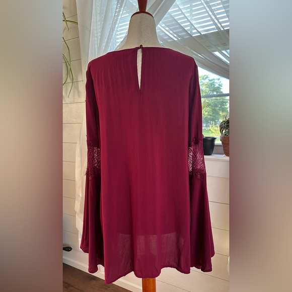 EXPRESS BURGUNDY BLOUSE WITH BELL SLEEVES. 
SIZE: LARGE - Picture 3 of 8